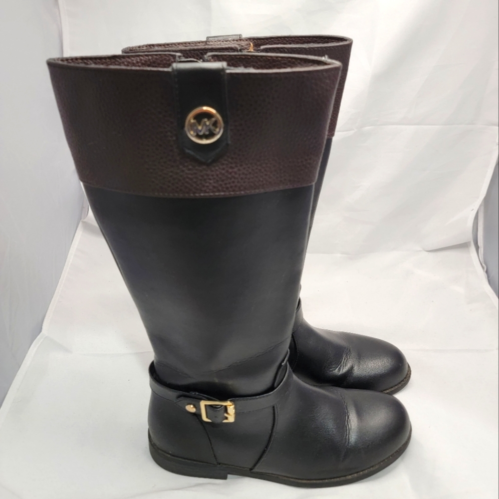Michael kors boots size 5